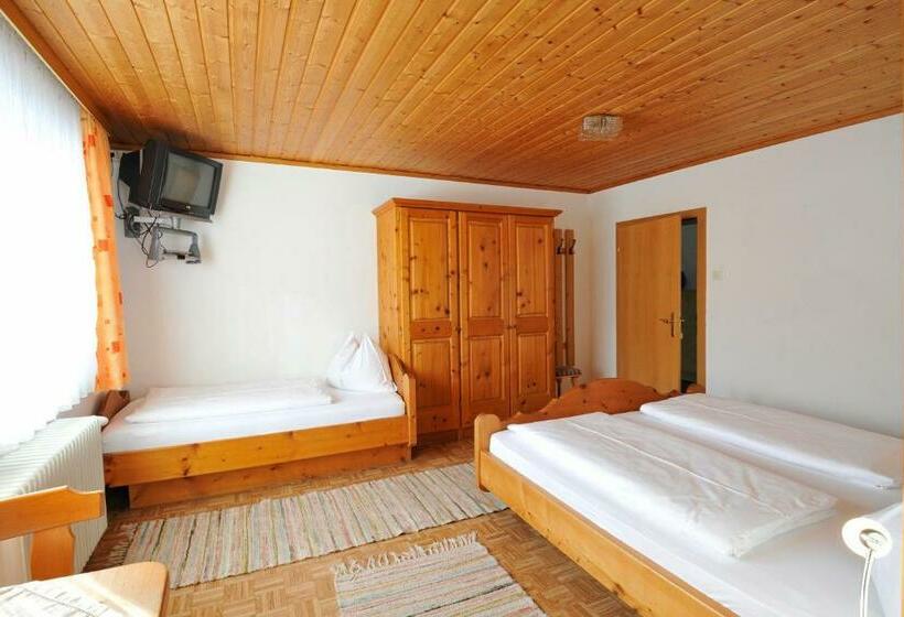 اتاق استاندارد سه نفره, Kerschbaumerhof