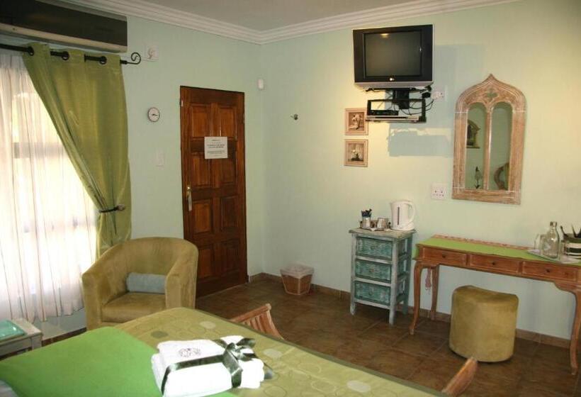 Номер Стандарт с Террасой, Ponciana Superior Guesthouse