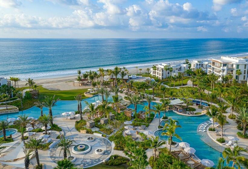 Cameră cu Mansardă, Conrad Punta De Mita