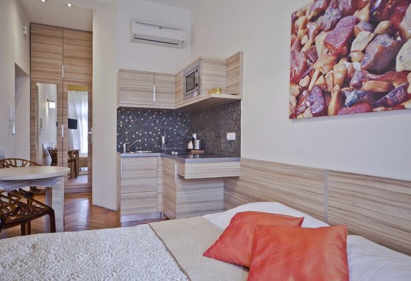 Estúdio Economy, 4seasons﻿ Apartments Cracow