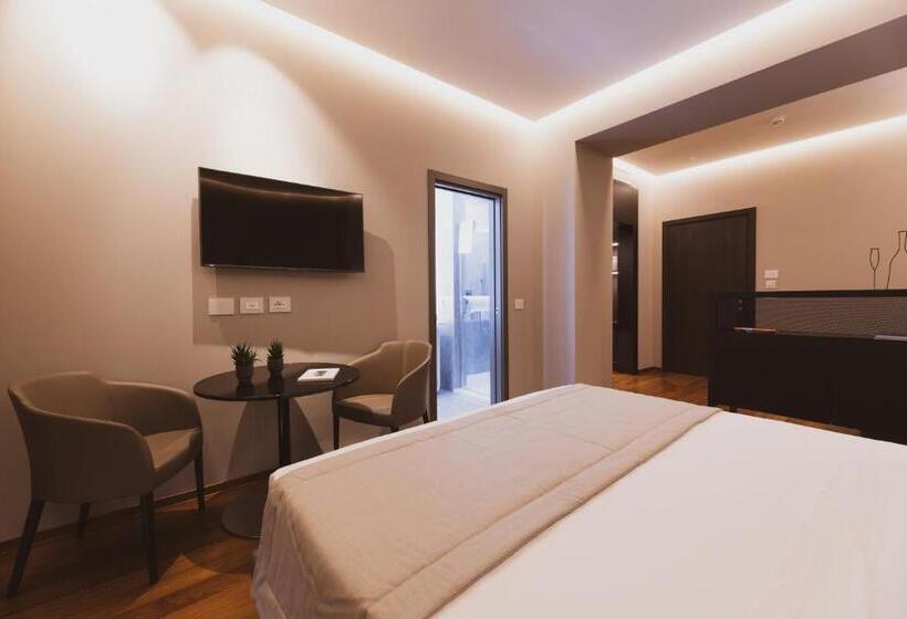 Полулюкс, Callistos Hotel & Spa