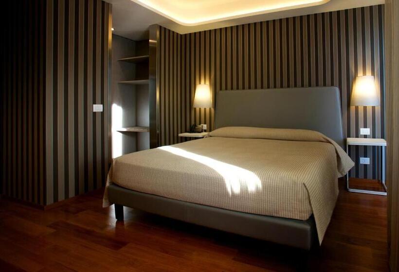 Четырехместный Номер Ejecutiva, Callistos Hotel & Spa
