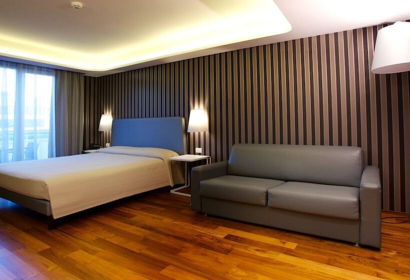 Четырехместный Номер Ejecutiva, Callistos Hotel & Spa