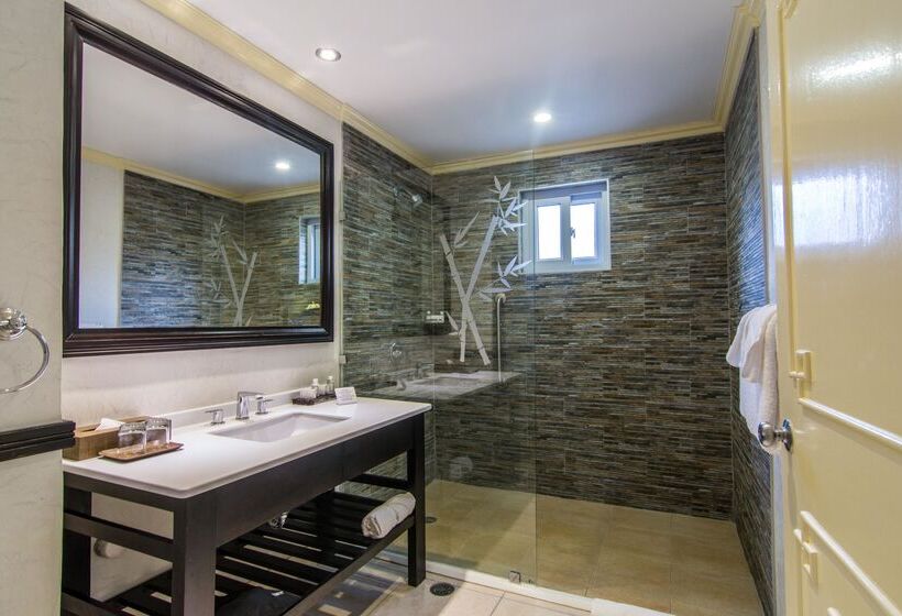 اتاق استاندارد با چشم‌انداز استخر, Jewel Paradise Cove Adult Beach Resort & Spa