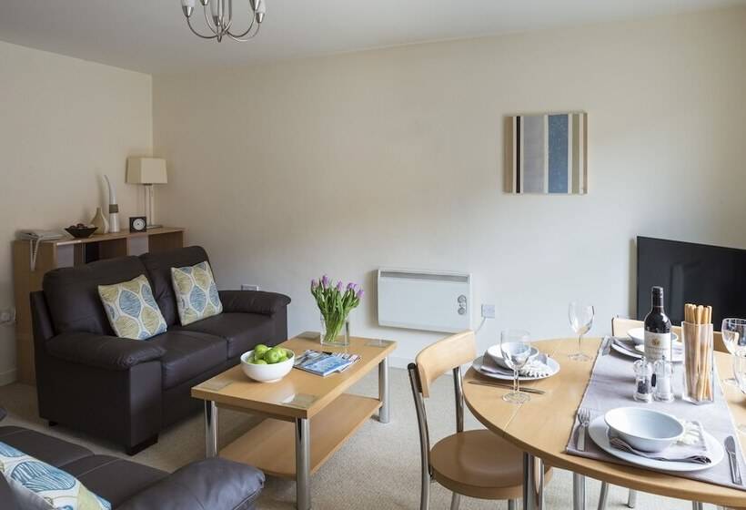 Апартаменты 2 Спальни, Dashwood Apartments