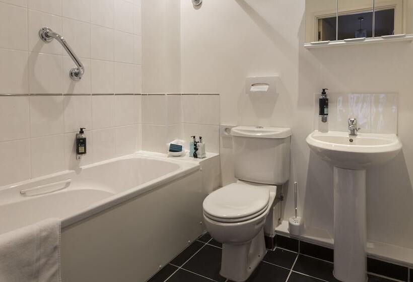 Апартаменты 2 Спальни, Dashwood Apartments