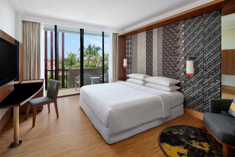 Номер Deluxe Вид на Бассейн, Four Points By Sheraton Bali, Seminyak