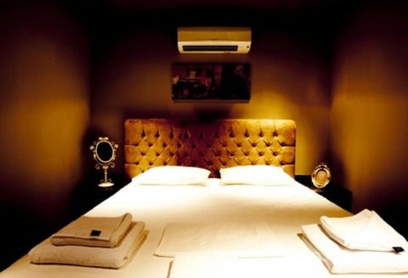 Номер Deluxe, Upper House