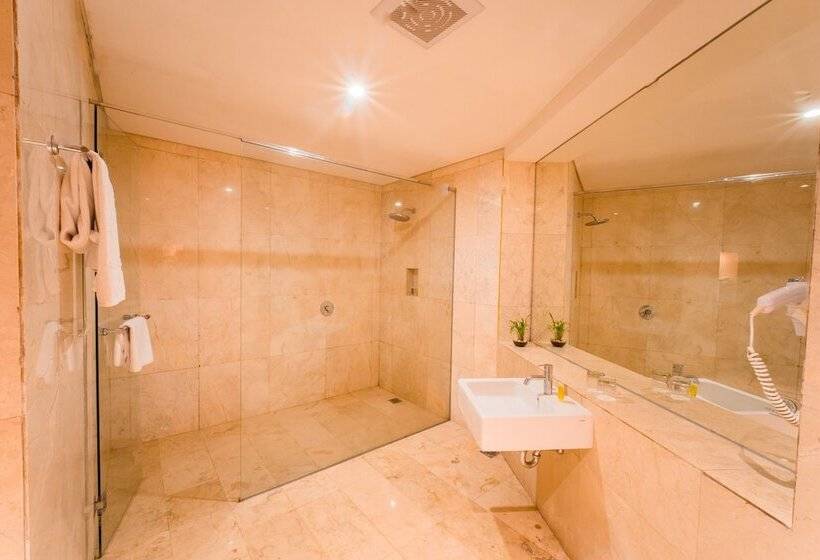 Номер Superior, Grand Jatra Hotel Balikpapan