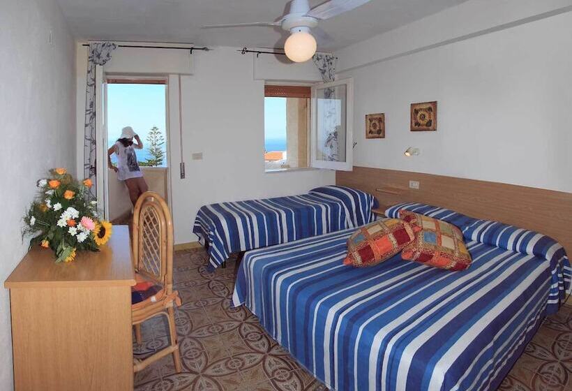 Номер Стандарт Трехместный, Punta Faro
