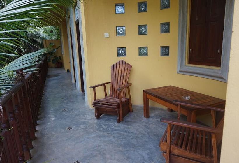 اتاق لوکس, Thambapanni Retreat