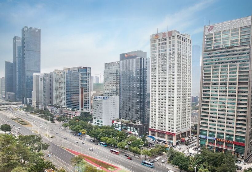 Номер Executive, The Langham  Shenzhen