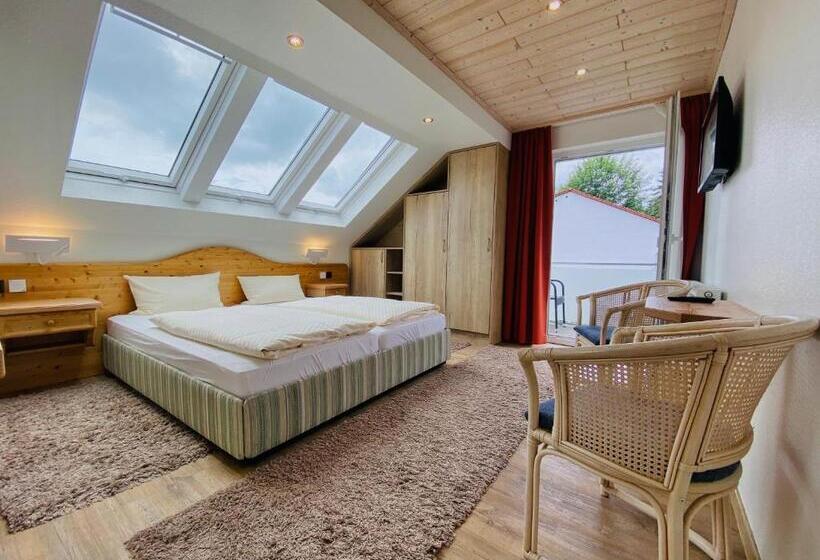 Номер Стандарт с Балконом, Landhotel Edersee