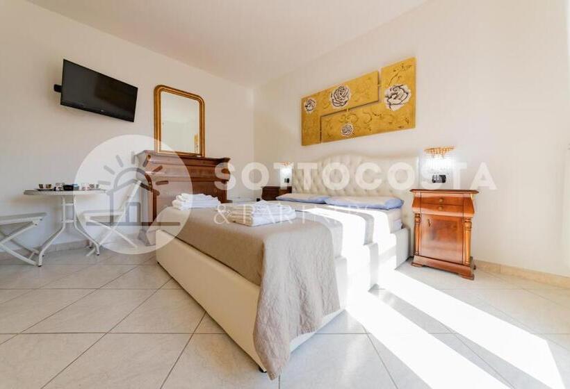 اتاق لوکس, Villino Montale