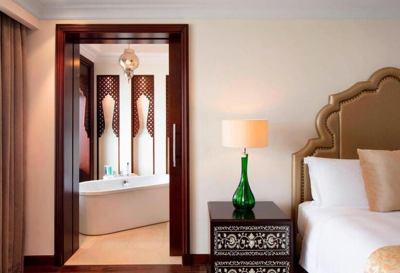 스위트 킹사이즈 침대, Ajman Saray, A Luxury Collection Resort, Ajman
