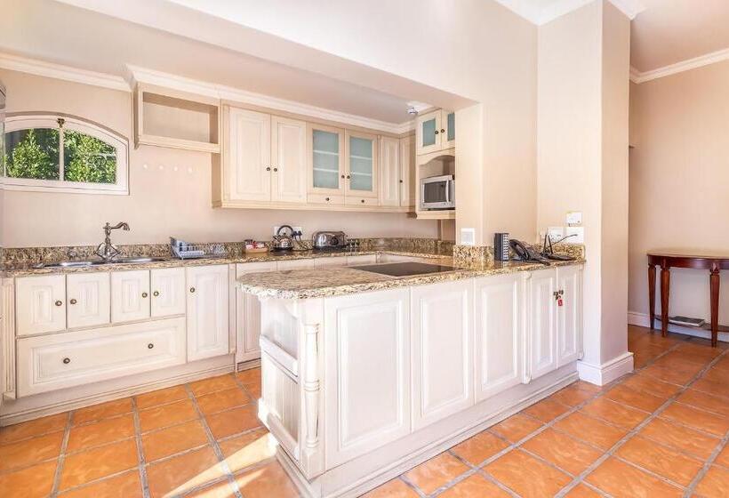 Вилла 2 Спальни, L Ermitage   Franschhoek Chateau & Villas