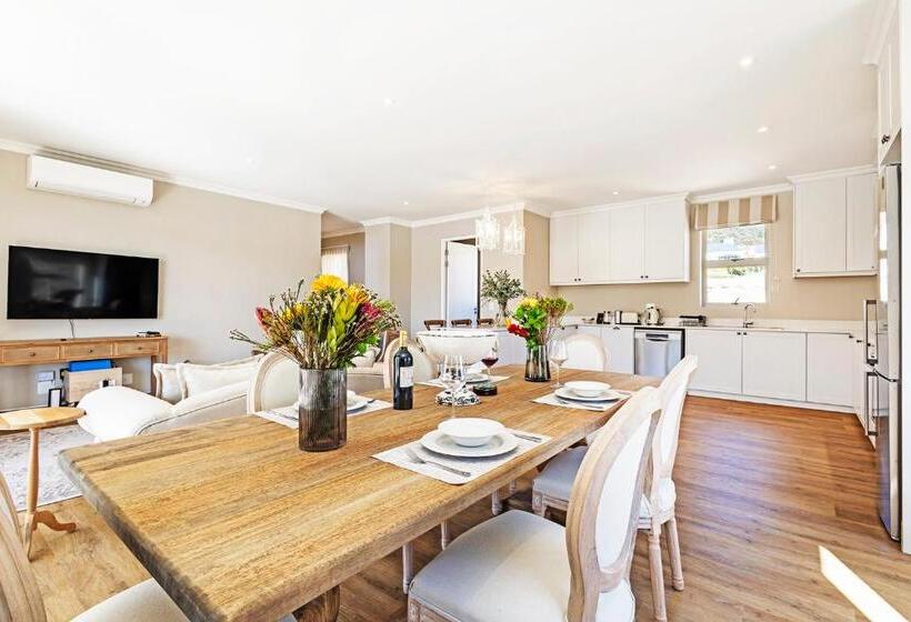 Вилла Deluxe 1 Спальня, L Ermitage   Franschhoek Chateau & Villas