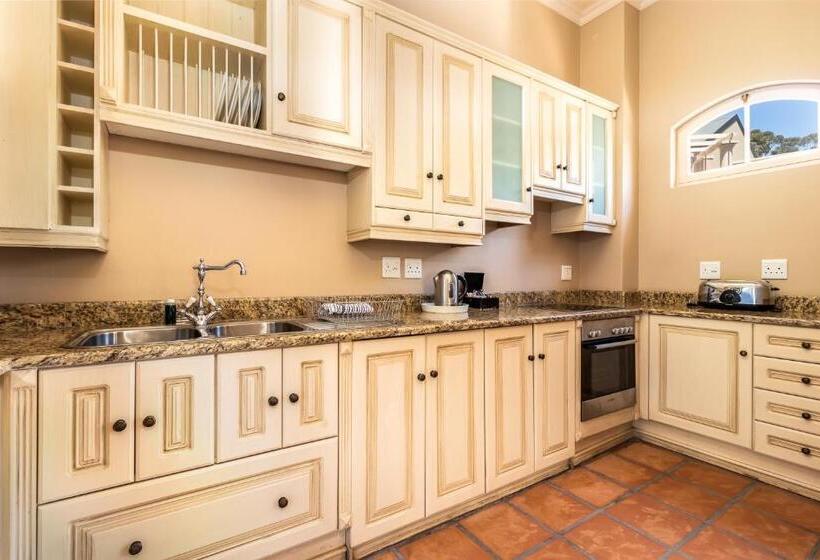 Вилла 2 Спальни, L Ermitage   Franschhoek Chateau & Villas