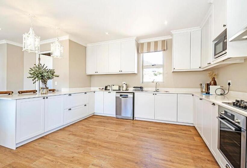 Вилла Deluxe 1 Спальня, L Ermitage   Franschhoek Chateau & Villas