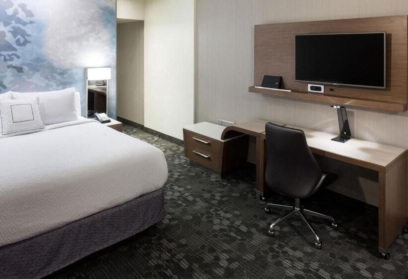适合残疾人士使用的带超级大床的标准间, Courtyard By Marriott Houston North/shenandoah