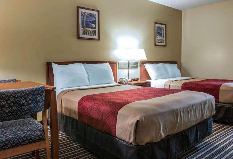 Номер Стандарт 2 Двуспальные Кровати, Econo Lodge