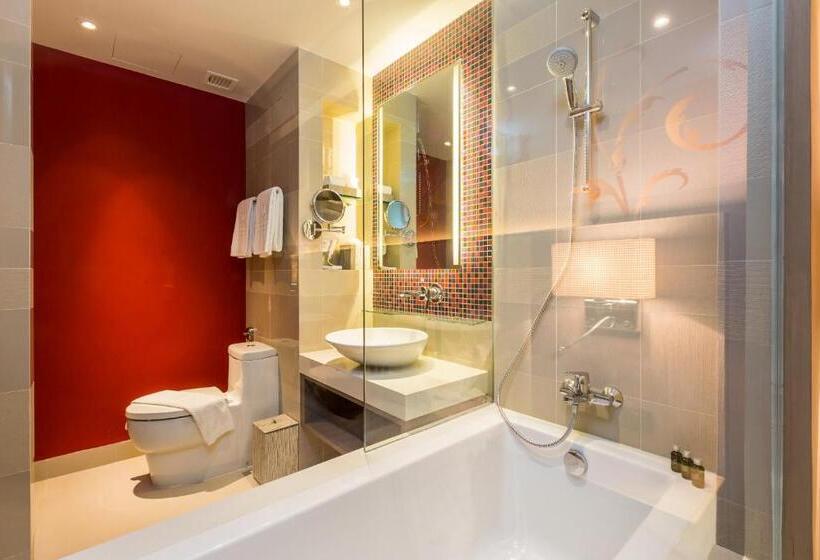 Номер Deluxe, Grand Mercure Phuket Patong
