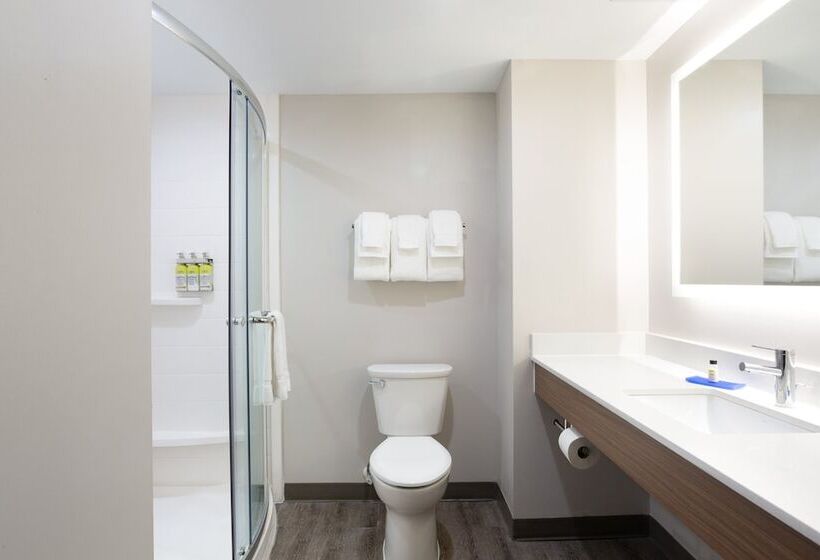 Номер Стандарт 2 Двуспальные Кровати, Holiday Inn Express & Suites   Morehead City, An Ihg