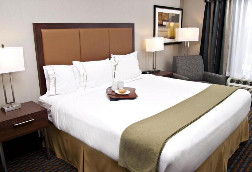 带大床的标准间, Holiday Inn Express Pembroke, An Ihg