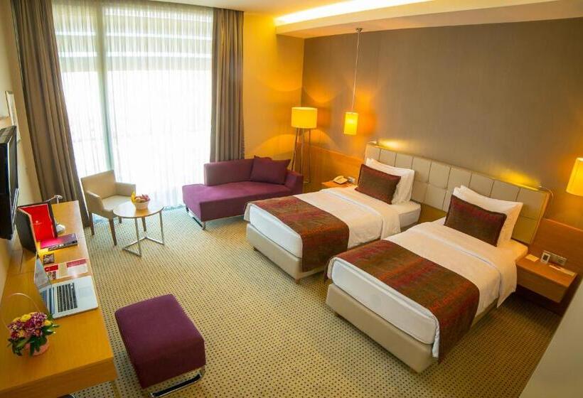 اتاق لوکس, Ramada By Wyndham Podgorica