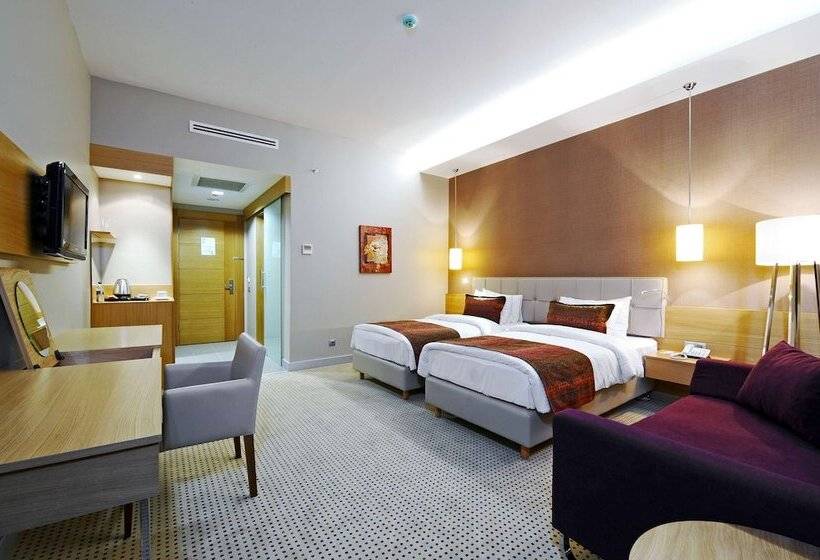 اتاق لوکس, Ramada By Wyndham Podgorica