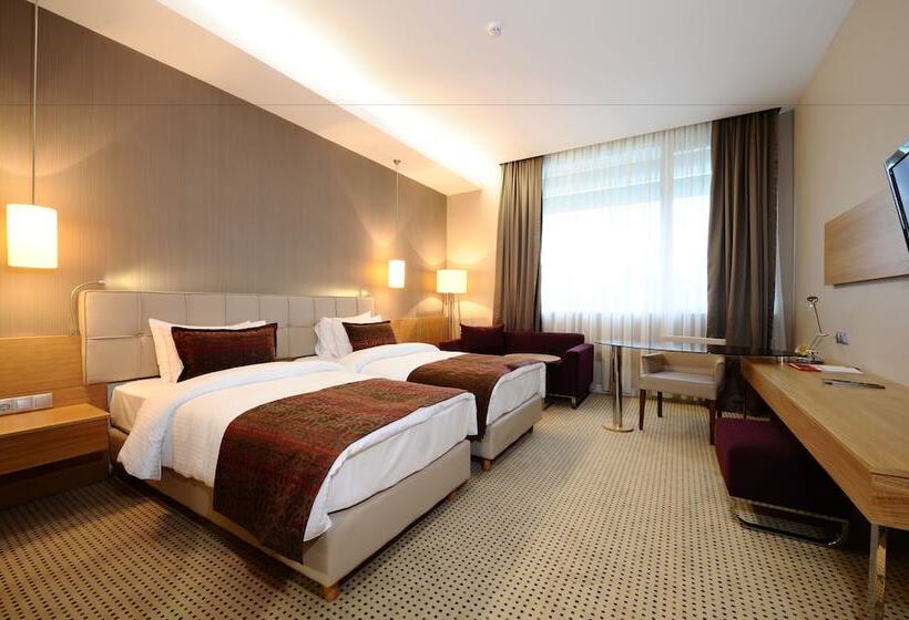 اتاق استاندارد برای معلولان, Ramada By Wyndham Podgorica