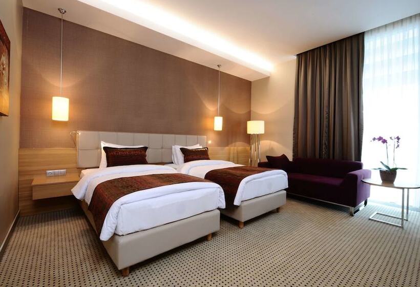 اتاق استاندارد, Ramada By Wyndham Podgorica