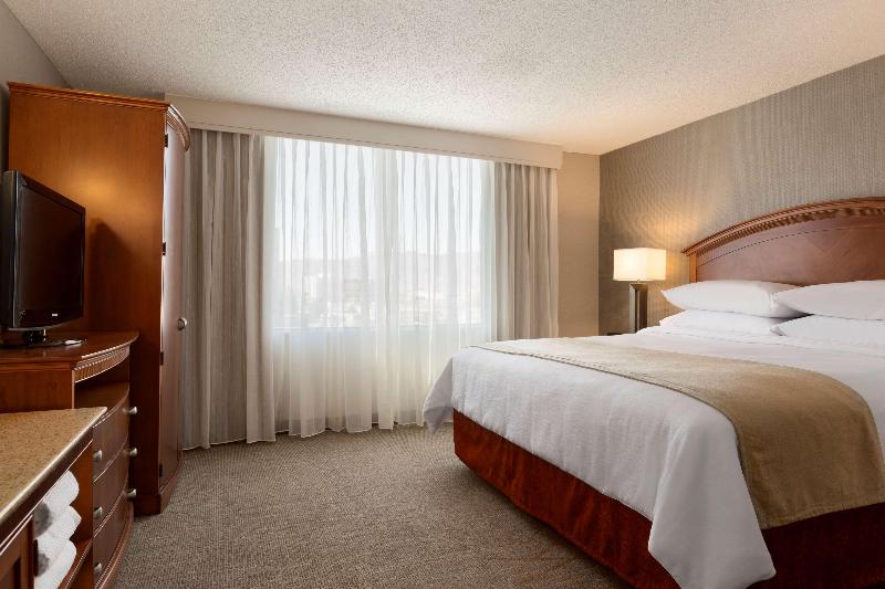 اتاق لوکس, Ramada By Wyndham Podgorica