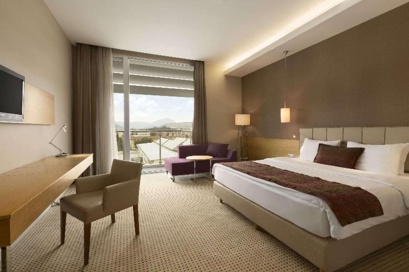اتاق استاندارد با تخت بزرگ, Ramada By Wyndham Podgorica