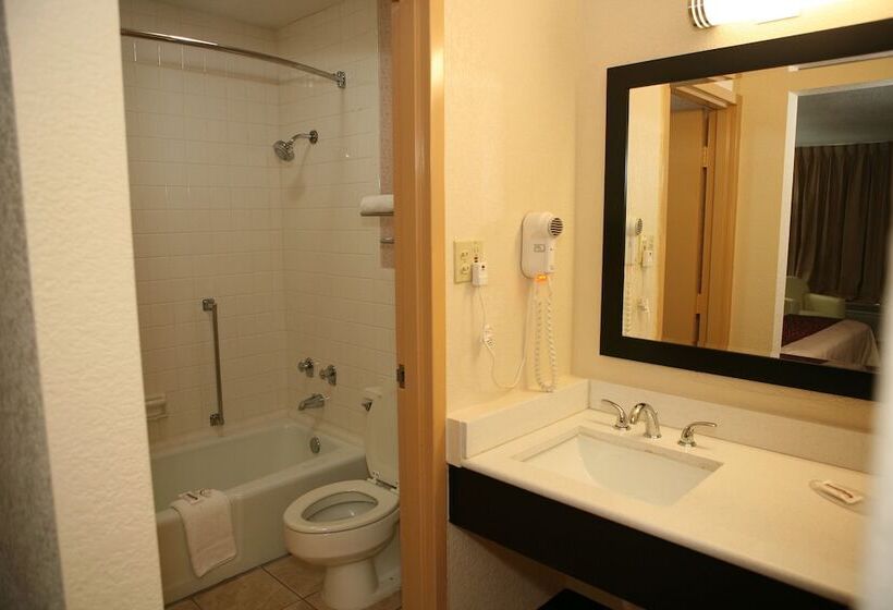 Номер Deluxe, Red Roof Inn & Suites Cave City