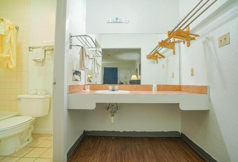 Стандартный Номер Кровать Кинг, Knights Inn Kingsville