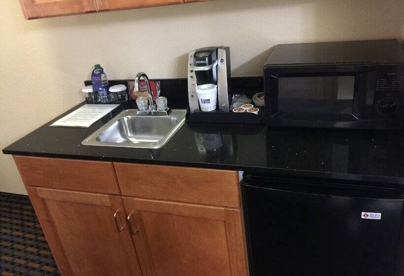 Люкс, Holiday Inn Express Hotel & Suites Sanford, An Ihg