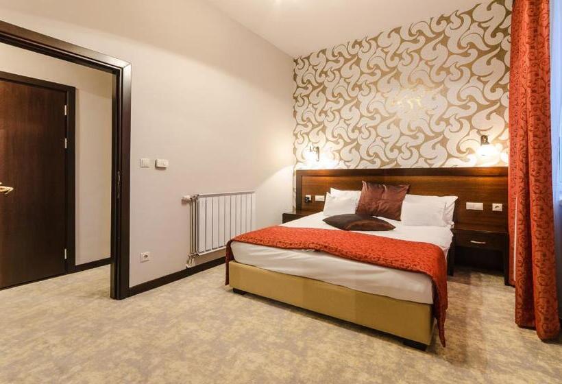 Family Suite, Aurum