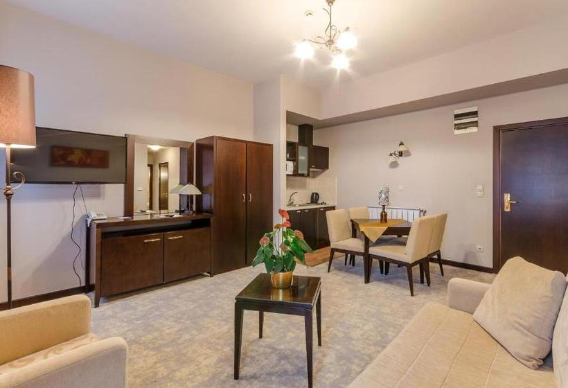 Family Suite, Aurum