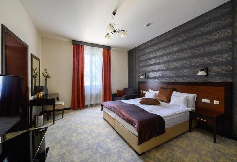 Family Suite, Aurum
