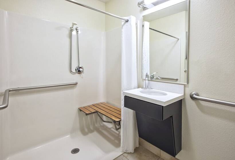 Люкс Адаптированный для Инвалидов, Candlewood Suites Indianapolis Airport, An Ihg