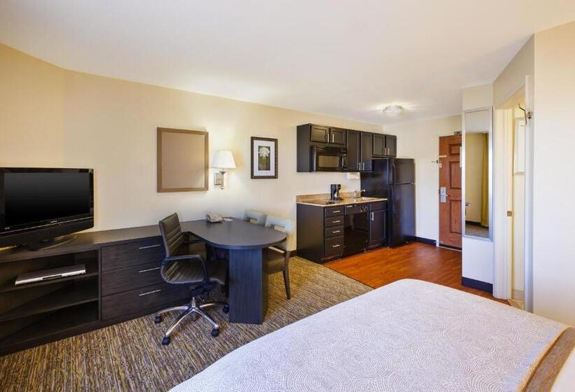 Студия Стандарт Кровать Куин, Candlewood Suites Indianapolis Airport, An Ihg