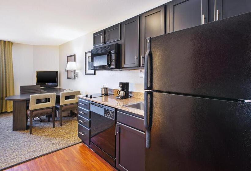 Люкс Адаптированный для Инвалидов, Candlewood Suites Indianapolis Airport, An Ihg