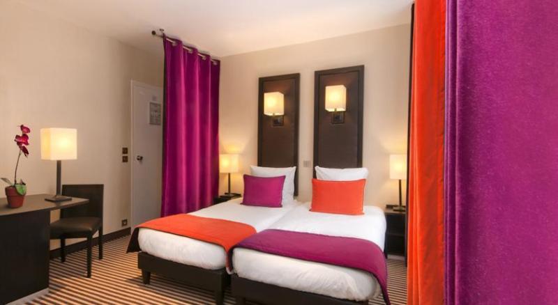 带大床的标准工作室, Hampton Inn & Suites Lynchburg