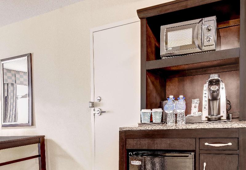 Стандартный Номер Кровать Кинг, Hilton Garden Inn Waldorf
