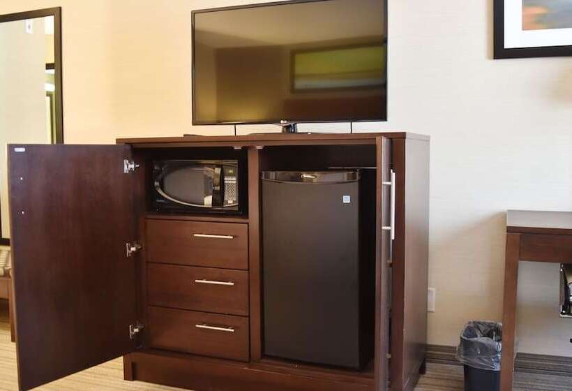 Номер Стандарт, Holiday Inn Express Golden Kicking Horse, An Ihg
