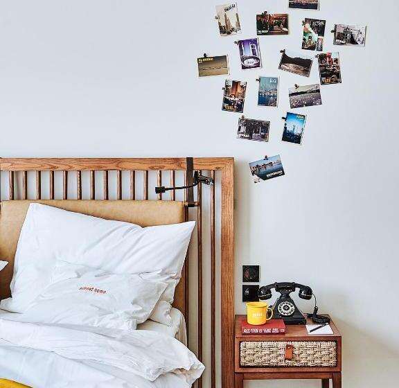 Номер Стандарт, 25hours Hotel Dubai One Central