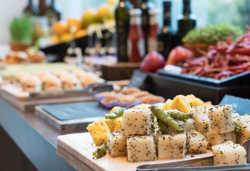 Люкс, Four Points By Sheraton Ahmedabad