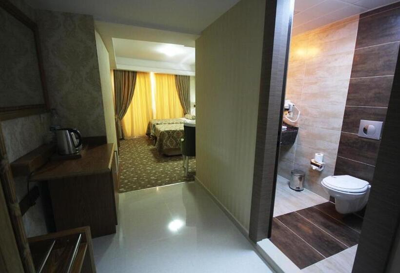 اتاق استاندارد سه نفره, Grand Corner Boutique