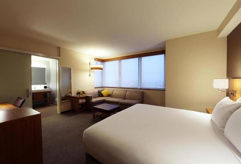 Standard Room Superior Floor, Hyatt Place Flushing/lga Airport
